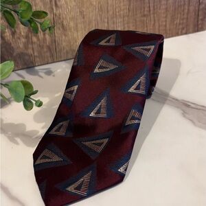 Elegant Burgundy and Navy Triangle Pattern Men's Tie